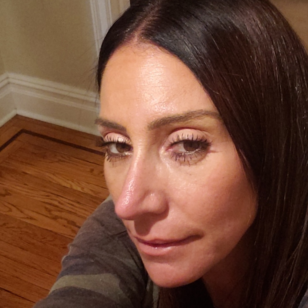 Meet your Posher, Lara